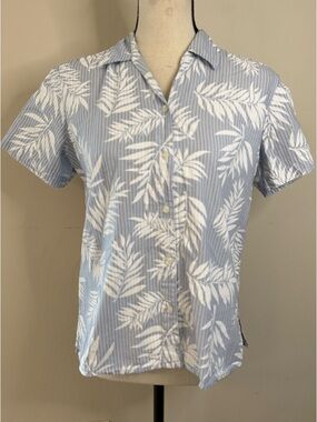 Liz Claiborne striped palm leaf short sleeve button up top SZ M